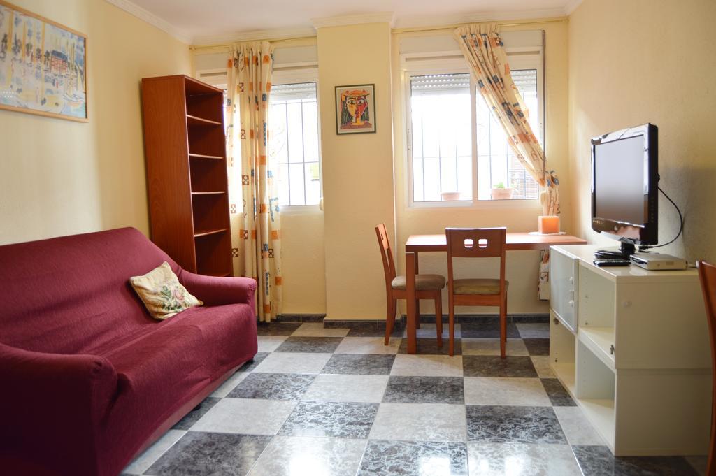 Apartamento Malaga Centro Apartment Стая снимка